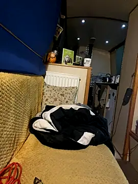 Snapshot of ladyboatlady chatting on November 2025 06:50:01 AM ladyboatlady online show from November 2025 06:50:01 AM