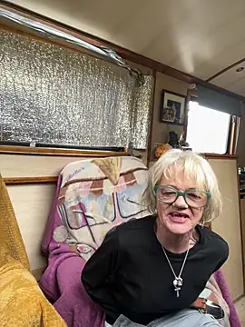 Snapshot of ladyboatlady chatting on February 2026 03:09:02 PM ladyboatlady online show from February 2026 03:09:02 PM