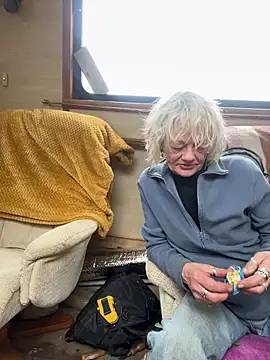 ladyboatlady online show from March 2026 01:40:01 PM