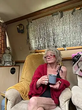 ladyboatlady online show from April 2026 06:53:02 AM