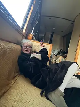 Snapshot of ladyboatlady chatting on November 2025 07:35:01 AM ladyboatlady online show from November 2025 07:35:01 AM