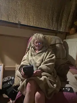 Snapshot of ladyboatlady chatting on March 2026 06:25:02 AM ladyboatlady online show from March 2026 06:25:02 AM