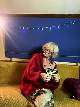 Snapshot of ladyboatlady chatting on December 2025 07:12:01 AM ladyboatlady online show from December 2025 07:12:01 AM