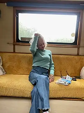 Snapshot of ladyboatlady chatting on September 2025 02:39:02 PM ladyboatlady online show from September 2025 02:39:02 PM