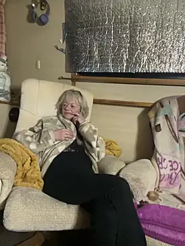 ladyboatlady online show from March 2026 08:00:02 PM