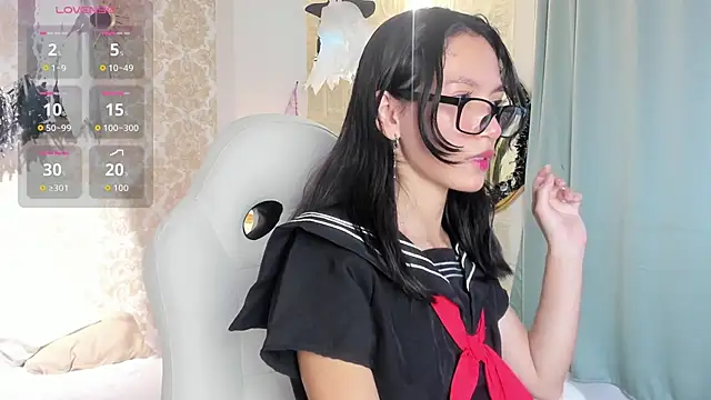 LilyThea online show from October 2025 09:01:01 PM