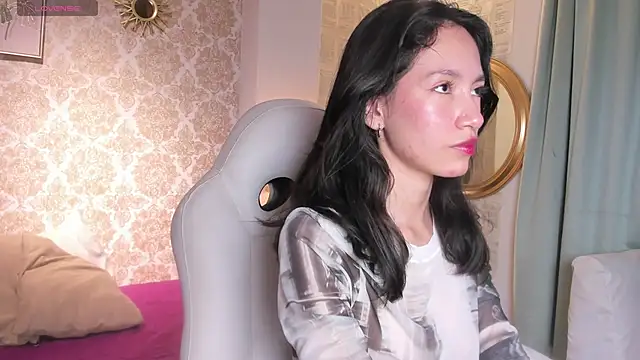 LilyThea online show from November 2025 09:13:02 PM