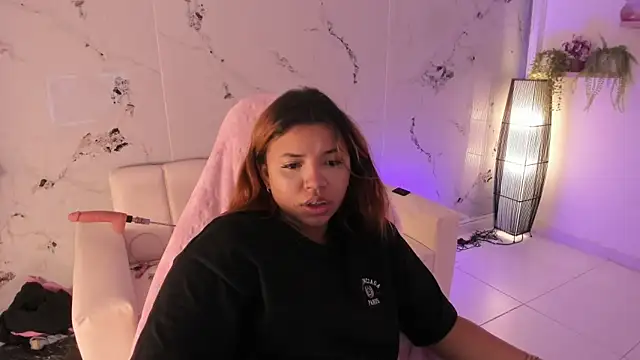 scarlett enjoy1 online show from November 2025 02:42:01 PM