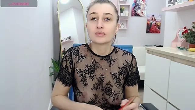 Snapshot of muriel_elvin chatting on December 2025 09:53:01 AM muriel elvin online show from December 2025 09:53:01 AM