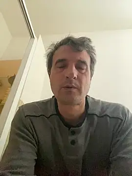 Snapshot of sasatimido chatting on May 2026 06:40:01 AM sasatimido online show from May 2026 06:40:01 AM