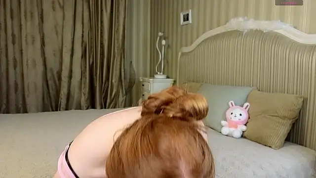 Juuulia  online show from October 2025 02:27:01 PM