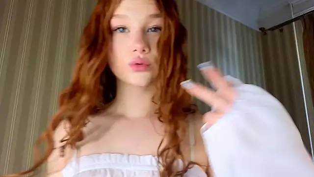 Snapshot of Juuulia_ chatting on June 2026 02:22:02 PM Juuulia online show from June 2026 02:22:02 PM