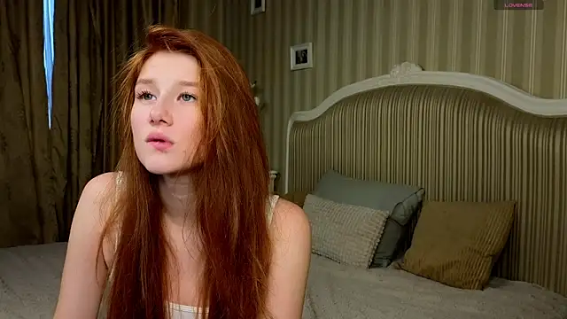 Juuulia  online show from September 2025 02:53:02 PM