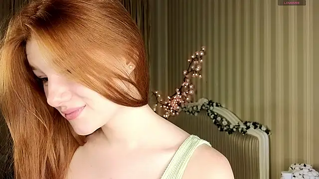 Juuulia  online show from December 2025 01:03:02 PM