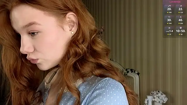 Juuulia  online show from December 2025 12:49:02 PM