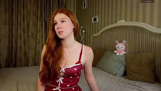 Juuulia  online show from September 2025 02:45:01 PM