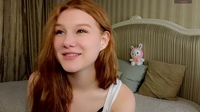 Juuulia  online show from October 2025 12:07:01 PM