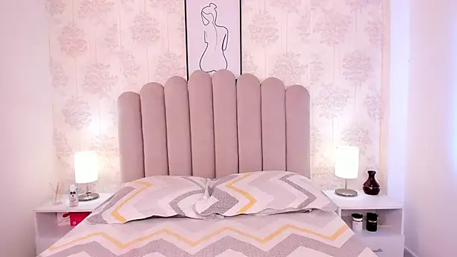 ShaynaHosk online show from November 2025 08:34:01 PM