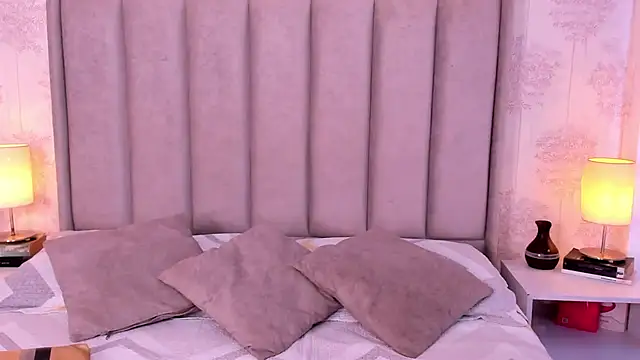 Snapshot of ShaynaHosk chatting on June 2026 05:29:01 PM ShaynaHosk online show from June 2026 05:29:01 PM