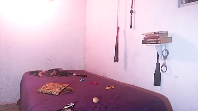 indomitaFox online show from April 2026 05:47:01 AM