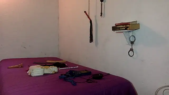 indomitaFox online show from April 2026 03:57:02 AM