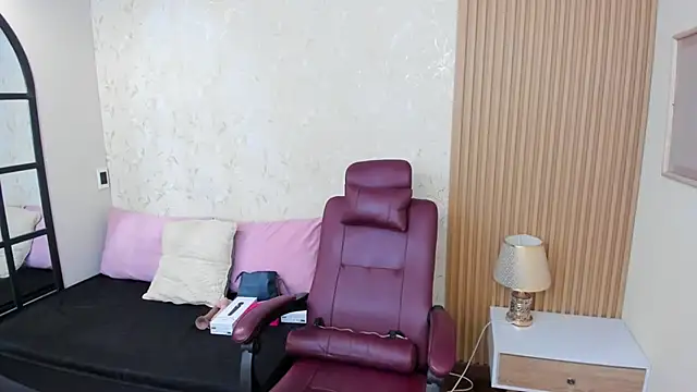 bellarivera  online show from October 2025 07:06:01 PM