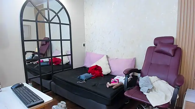 bellarivera  online show from October 2025 07:14:01 PM