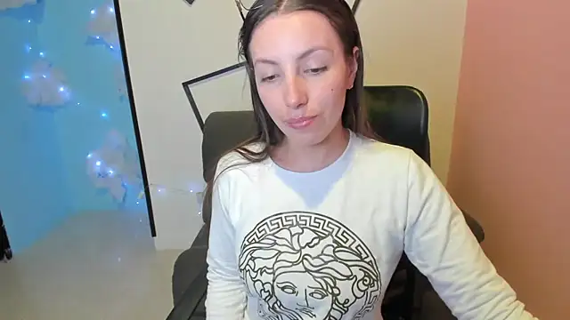paula miler1 online show from October 2025 02:08:02 PM