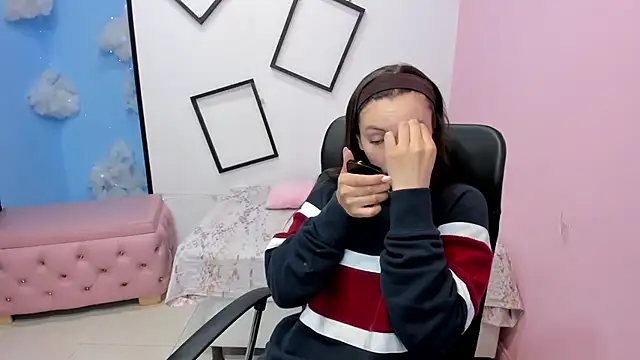 paula miler1 online show from October 2025 02:28:02 PM
