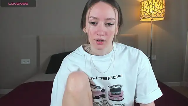 cutienaughtygirl online show from April 2026 09:32:01 AM