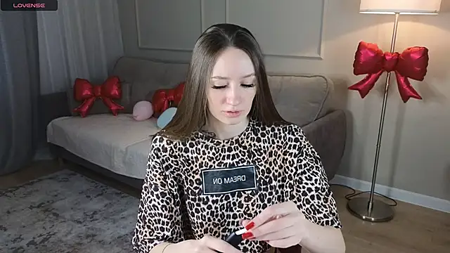 cutienaughtygirl online show from March 2026 07:45:01 AM