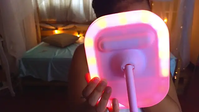 Snapshot of loreaniss chatting on November 2025 08:01:02 PM loreaniss online show from November 2025 08:01:02 PM