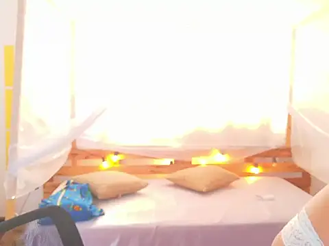 loreaniss online show from March 2026 07:47:02 PM