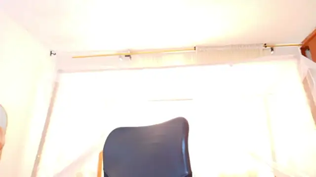 loreaniss online show from February 2026 07:47:01 PM