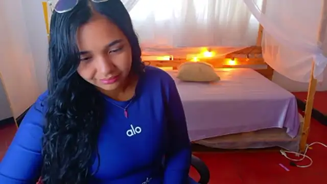 loreaniss online show from February 2026 04:17:02 PM