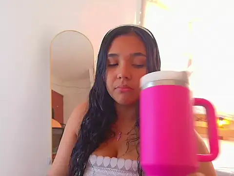 loreaniss online show from March 2026 07:43:02 PM