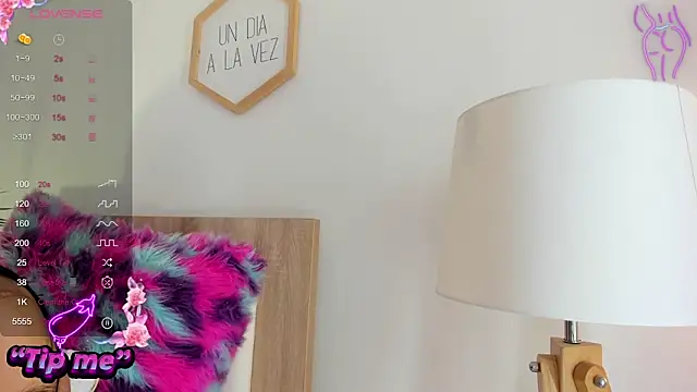 Snapshot of Hadid_Jimenez_ chatting on November 2025 06:41:02 PM Hadid Jimenez online show from November 2025 06:41:02 PM