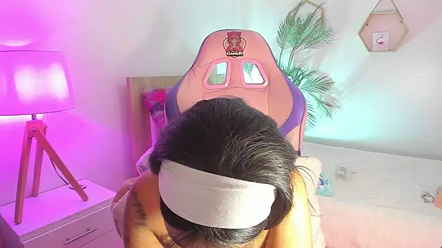 Hadid Jimenez  online show from April 2026 08:14:02 PM