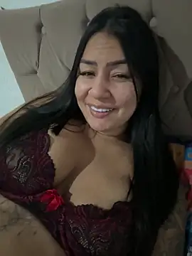 Snapshot of julianamascarada chatting on April 2026 01:10:02 AM julianamascarada online show from April 2026 01:10:02 AM