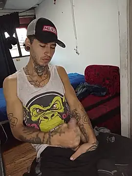 Snapshot of Tattoboy19cm chatting on May 2026 10:48:02 PM Tattoboy19cm online show from May 2026 10:48:02 PM