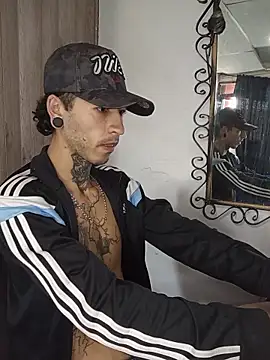 Snapshot of Tattoboy19cm chatting on May 2026 08:04:02 PM Tattoboy19cm online show from May 2026 08:04:02 PM