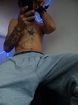 Tattoboy19cm online show from December 2025 02:10:02 PM