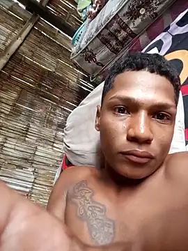 Snapshot of Davir2001 chatting on February 2026 01:22:01 PM Davir2001 online show from February 2026 01:22:01 PM