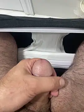 Heros2000 online show from December 2025 07:41:02 PM