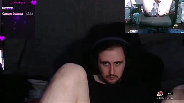 Snapshot of cjhouse96 chatting on November 2025 03:54:01 AM cjhouse96 online show from November 2025 03:54:01 AM