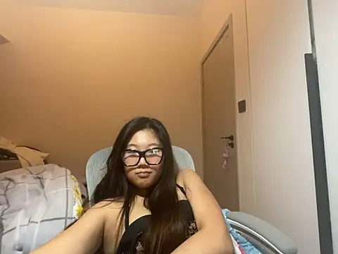 xena0501 online show from December 2025 06:56:02 PM