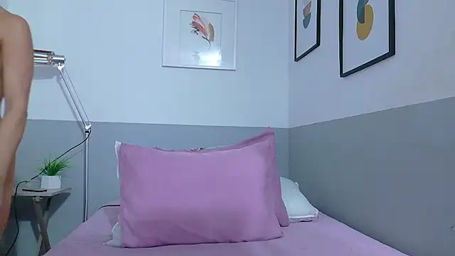 Snapshot of cutepetitee chatting on June 2026 07:44:02 PM cutepetitee online show from June 2026 07:44:02 PM