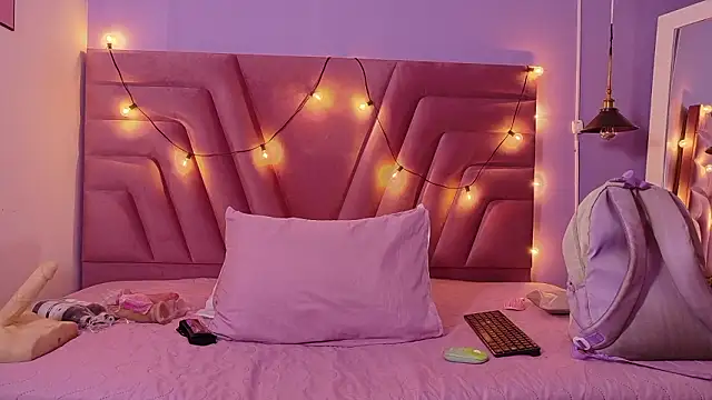 cutepetitee online show from March 2026 07:42:01 PM