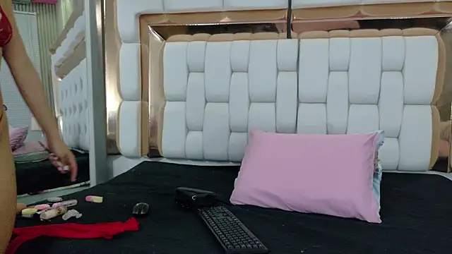 cutepetitee online show from November 2025 08:02:01 PM