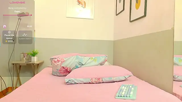 cutepetitee online show from October 2025 07:02:01 PM